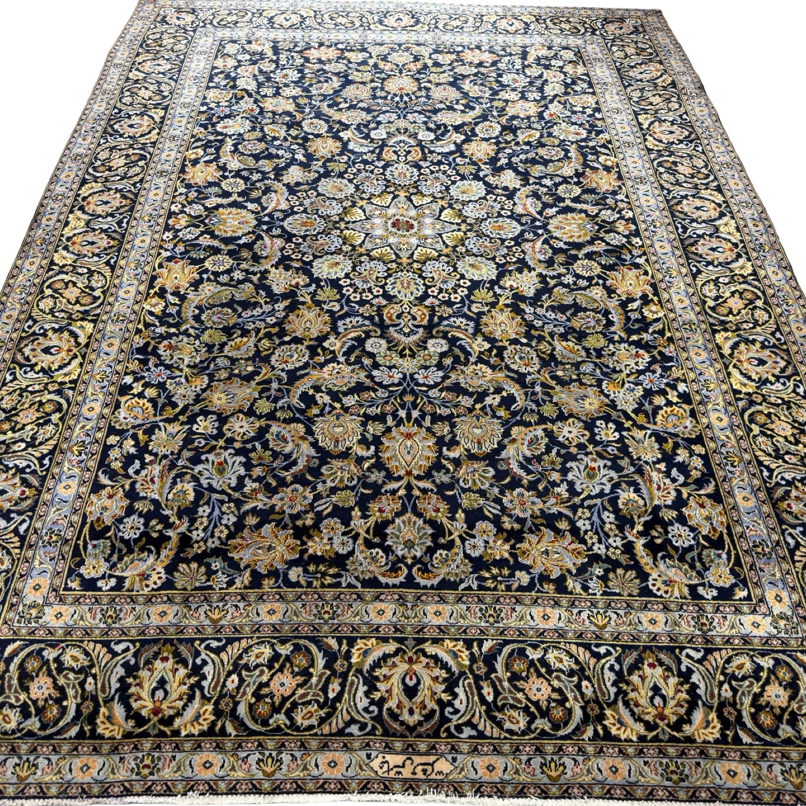 Hand Knotted Bloomy Persian Kashan