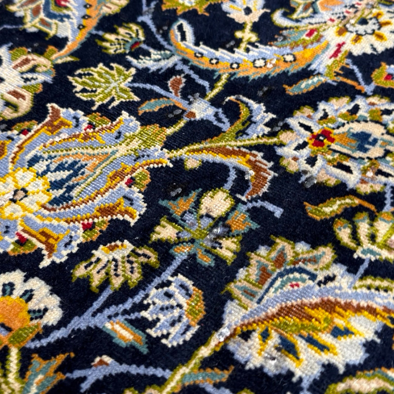 Hand Knotted Bloomy Persian Kashan